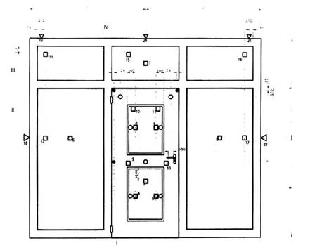 Hình 26 - Ví dụ về vị trí các đầu đo nhiệt trên mặt không tiếp xúc với lửa của cửa bản lề có các ô kính (chiều rộng lớn nhất của tấm cánh cửa < 1 200 mm)